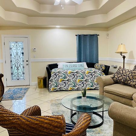Brownsville Comfort 2 Bedroom 1 Bath , Spacious Kitchen And Outdoor Home Exterior foto